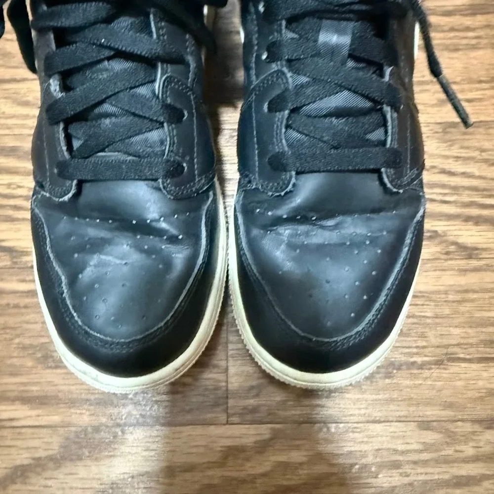 Air Jordan 1 Mid Black White Pink Youth Kids Sneakers Shoes Size 6.5Y 555112 061